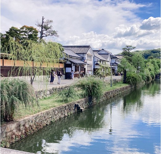 倉敷美観地区の川沿いの景色